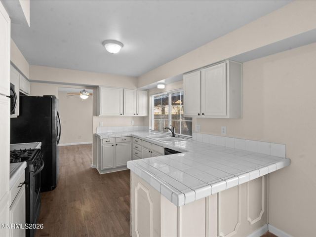 1074 Glen Martin Drive, Sparks, NV 89434