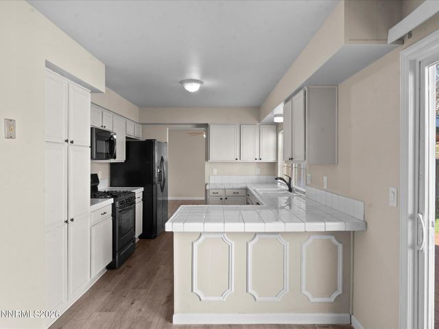 1074 Glen Martin Drive, Sparks, NV 89434