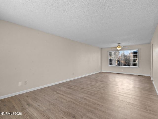 1074 Glen Martin Drive, Sparks, NV 89434