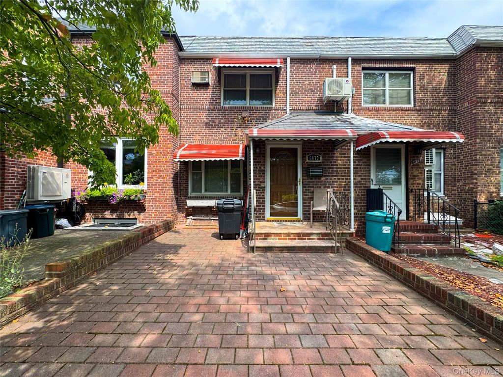 6073 71st Street, Maspeth, NY 11378