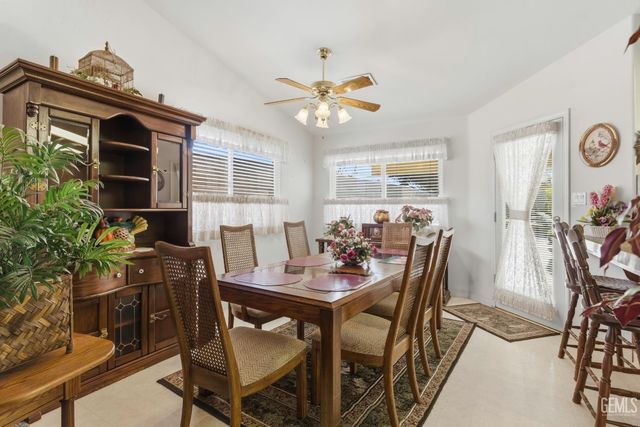 5710 Stageline Drive, Bakersfield, CA 93312