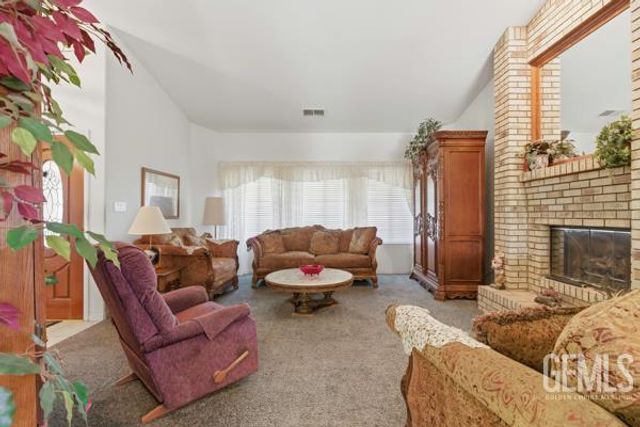 5710 Stageline Drive, Bakersfield, CA 93312