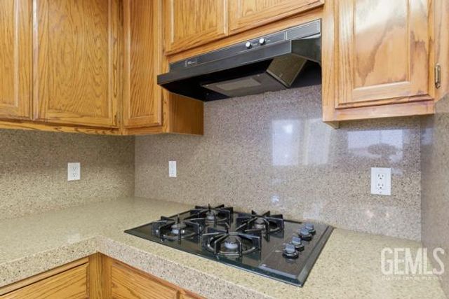 5710 Stageline Drive, Bakersfield, CA 93312