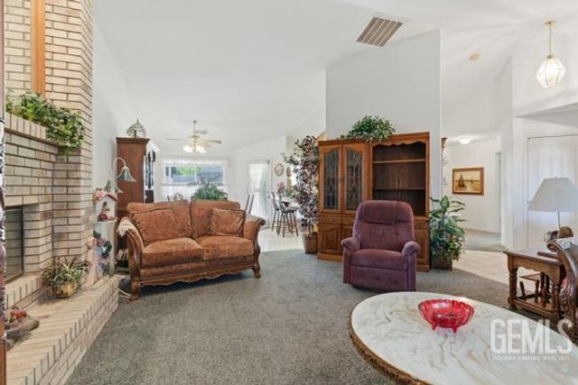5710 Stageline Drive, Bakersfield, CA 93312