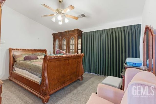5710 Stageline Drive, Bakersfield, CA 93312