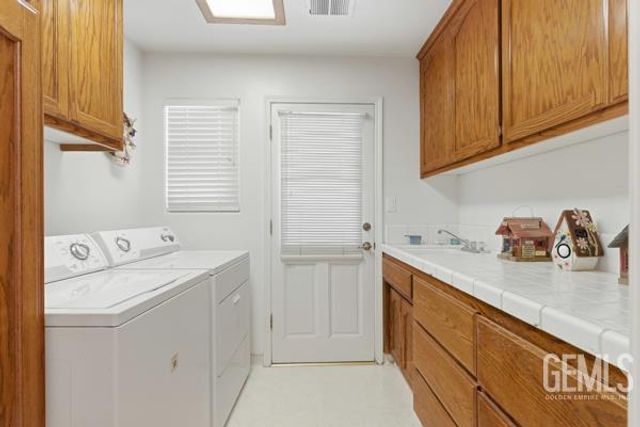 5710 Stageline Drive, Bakersfield, CA 93312