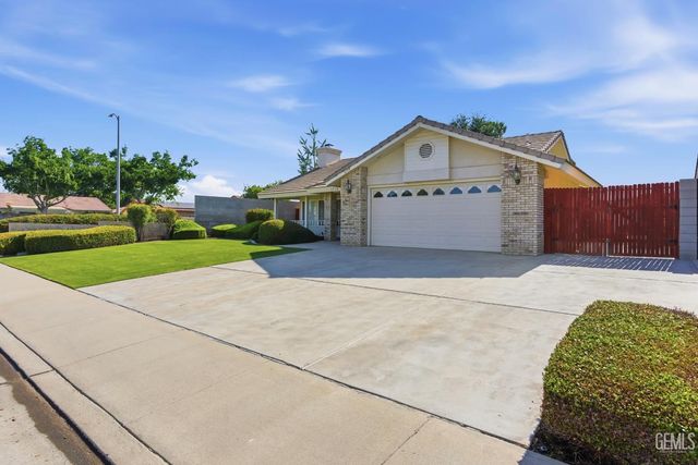 5710 Stageline Drive, Bakersfield, CA 93312