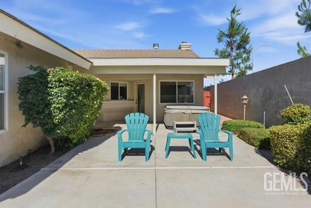 5710 Stageline Drive, Bakersfield, CA 93312