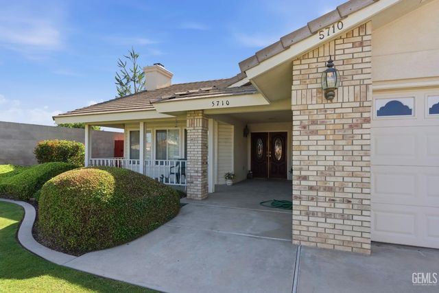 5710 Stageline Drive, Bakersfield, CA 93312