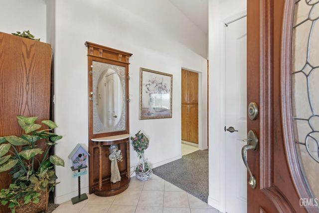 5710 Stageline Drive, Bakersfield, CA 93312