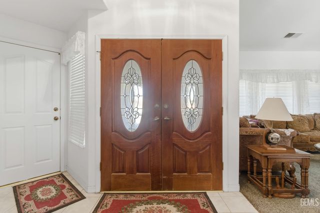5710 Stageline Drive, Bakersfield, CA 93312