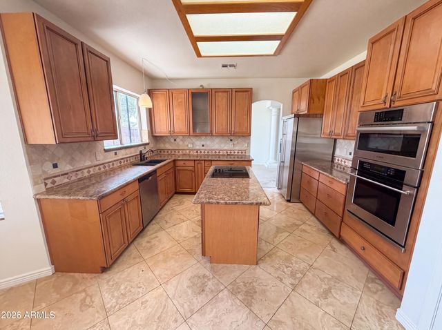 6288 W ROSE GARDEN Lane, Glendale, AZ 85308