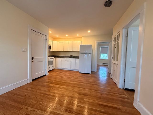 24 Brook Rd 3, Quincy, MA 02169