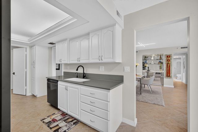 3440 S Ocean Boulevard 105s, Palm Beach, FL 33480