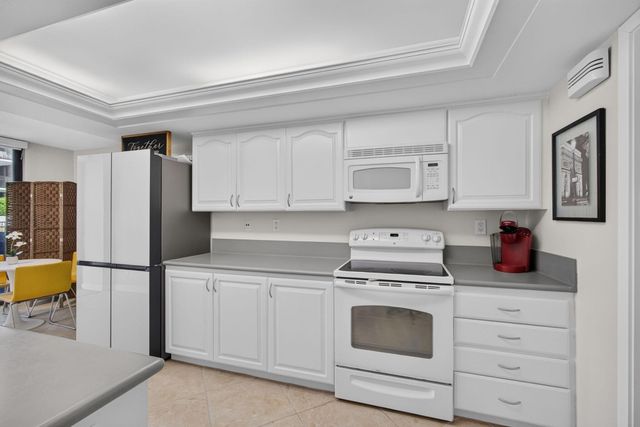 3440 S Ocean Boulevard 105s, Palm Beach, FL 33480