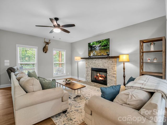 905 Rolling Road, Lincolnton, NC 28092