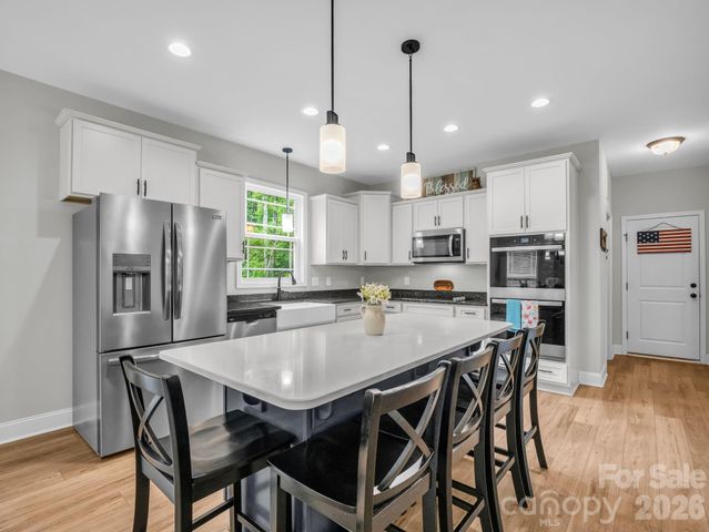 905 Rolling Road, Lincolnton, NC 28092