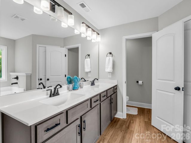 905 Rolling Road, Lincolnton, NC 28092