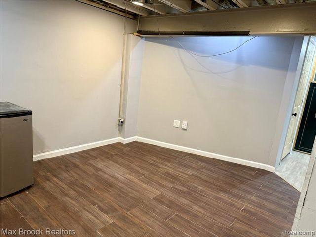 1146 S Long Lake Boulevard, Lake Orion, MI 48362