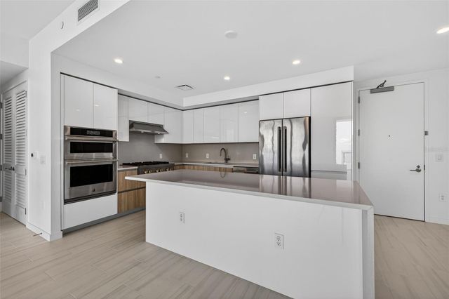 400 CENTRAL AVENUE 3706, St Petersburg, FL 33701