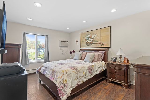 4225 Saratoga Avenue 204B, Downers Grove, IL 60515