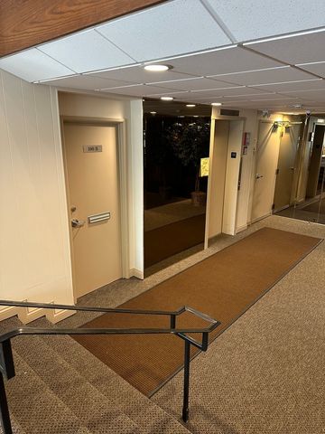 4225 Saratoga Avenue 204B, Downers Grove, IL 60515