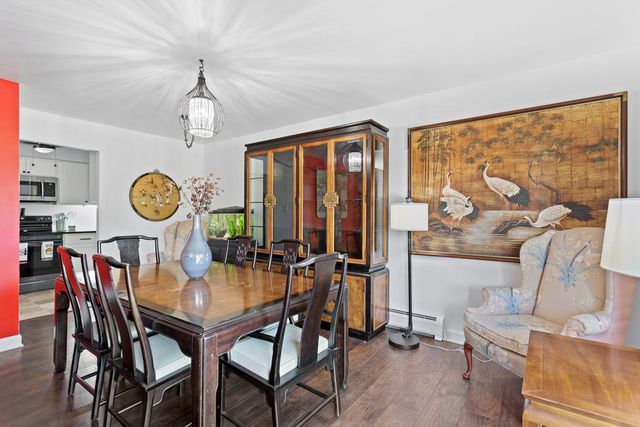 4225 Saratoga Avenue 204B, Downers Grove, IL 60515