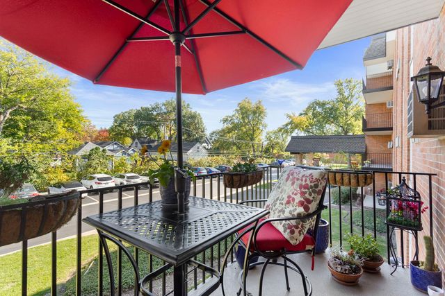 4225 Saratoga Avenue 204B, Downers Grove, IL 60515