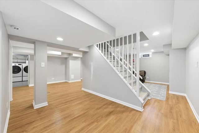 349 E Ridge Avenue, Elmhurst, IL 60126