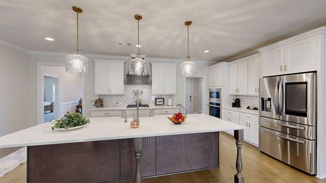 105 Charleston Mills Dr, Midland City, AL 36350