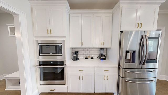 105 Charleston Mills Dr, Midland City, AL 36350