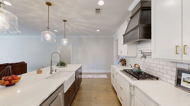 105 Charleston Mills Dr, Midland City, AL 36350