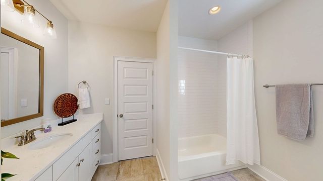 105 Charleston Mills Dr, Midland City, AL 36350