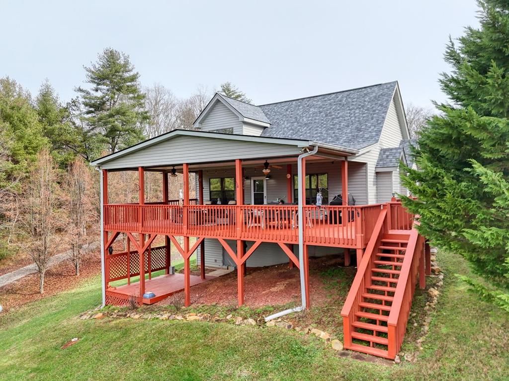 64 Starlight Lane, Blairsville, GA 30512