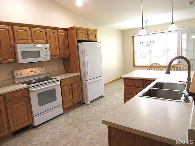 71 Brooks Drive, Bethalto, IL 62010