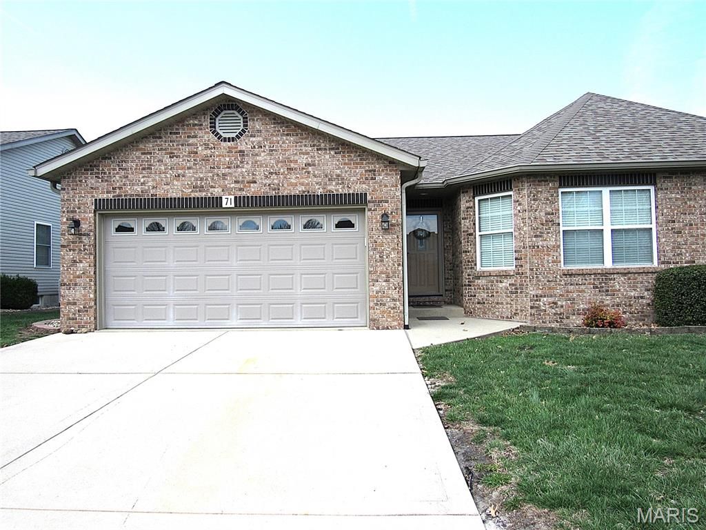 71 Brooks Drive, Bethalto, IL 62010