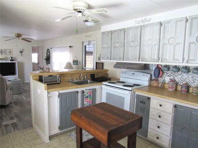5709 HOLIDAY PARK BOULEVARD, North Port, FL 34287