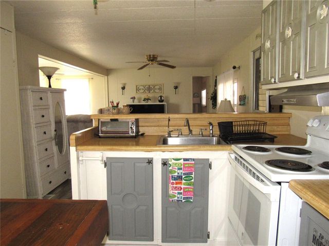 5709 HOLIDAY PARK BOULEVARD, North Port, FL 34287