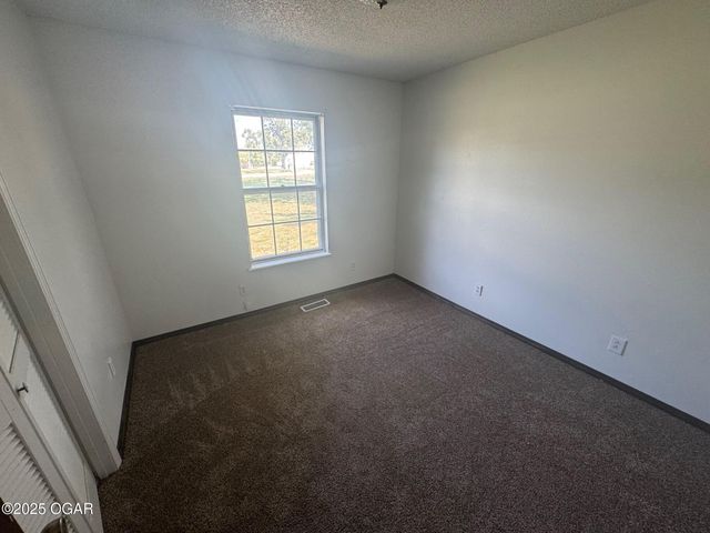 7290 SE Quaker Road, Riverton, KS 66770