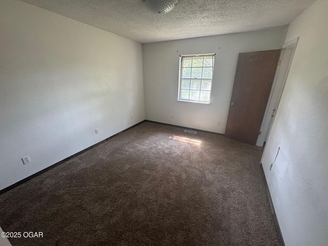 7290 SE Quaker Road, Riverton, KS 66770