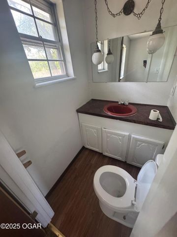 7290 SE Quaker Road, Riverton, KS 66770