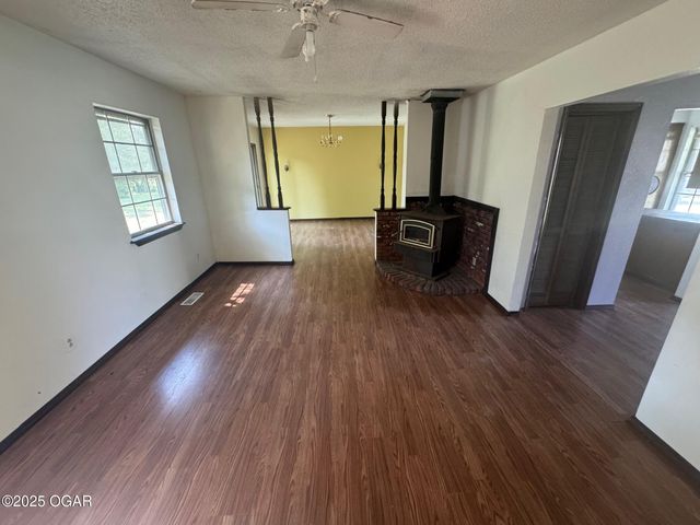 7290 SE Quaker Road, Riverton, KS 66770