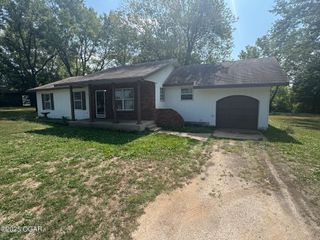 7290 SE Quaker Road, Riverton, KS 66770