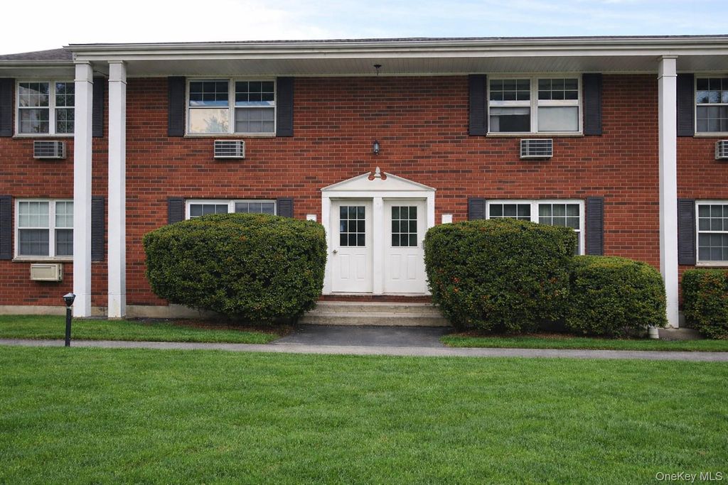 5 WILDWOOD Drive 12C, Wappingers Falls, NY 12590