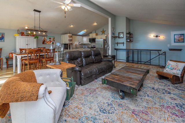 W5594 Briarwood ROAD, Elkhorn, WI 53121