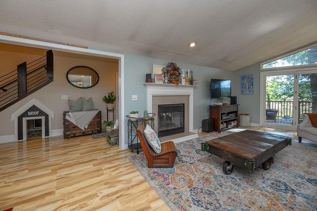 W5594 Briarwood ROAD, Elkhorn, WI 53121