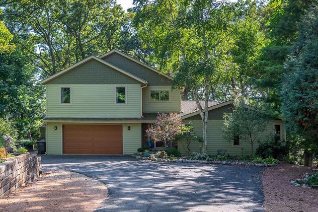 W5594 Briarwood ROAD, Elkhorn, WI 53121