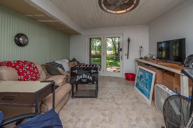 W5594 Briarwood ROAD, Elkhorn, WI 53121