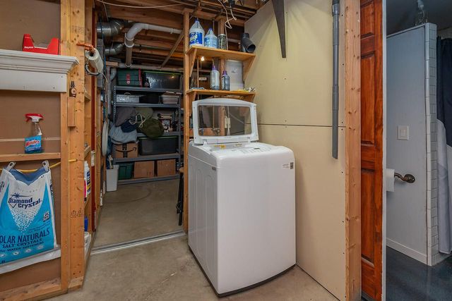 W5594 Briarwood ROAD, Elkhorn, WI 53121