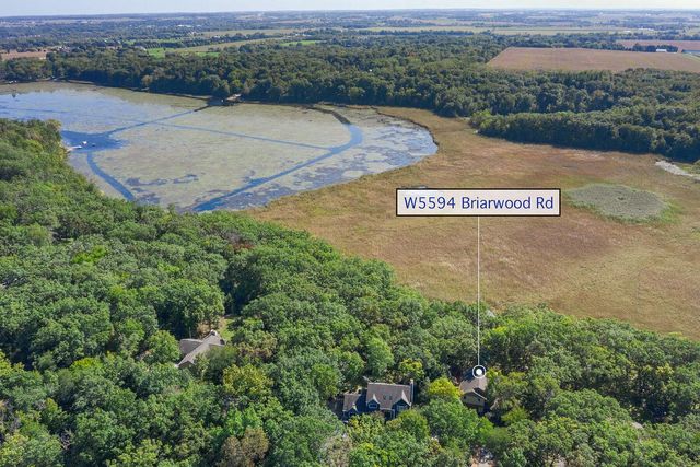 W5594 Briarwood ROAD, Elkhorn, WI 53121